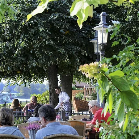 מלון Elbterrasse Wachwitz 3*